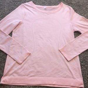 Lululemon Athletica Swiftly Tech light Pink top 💗